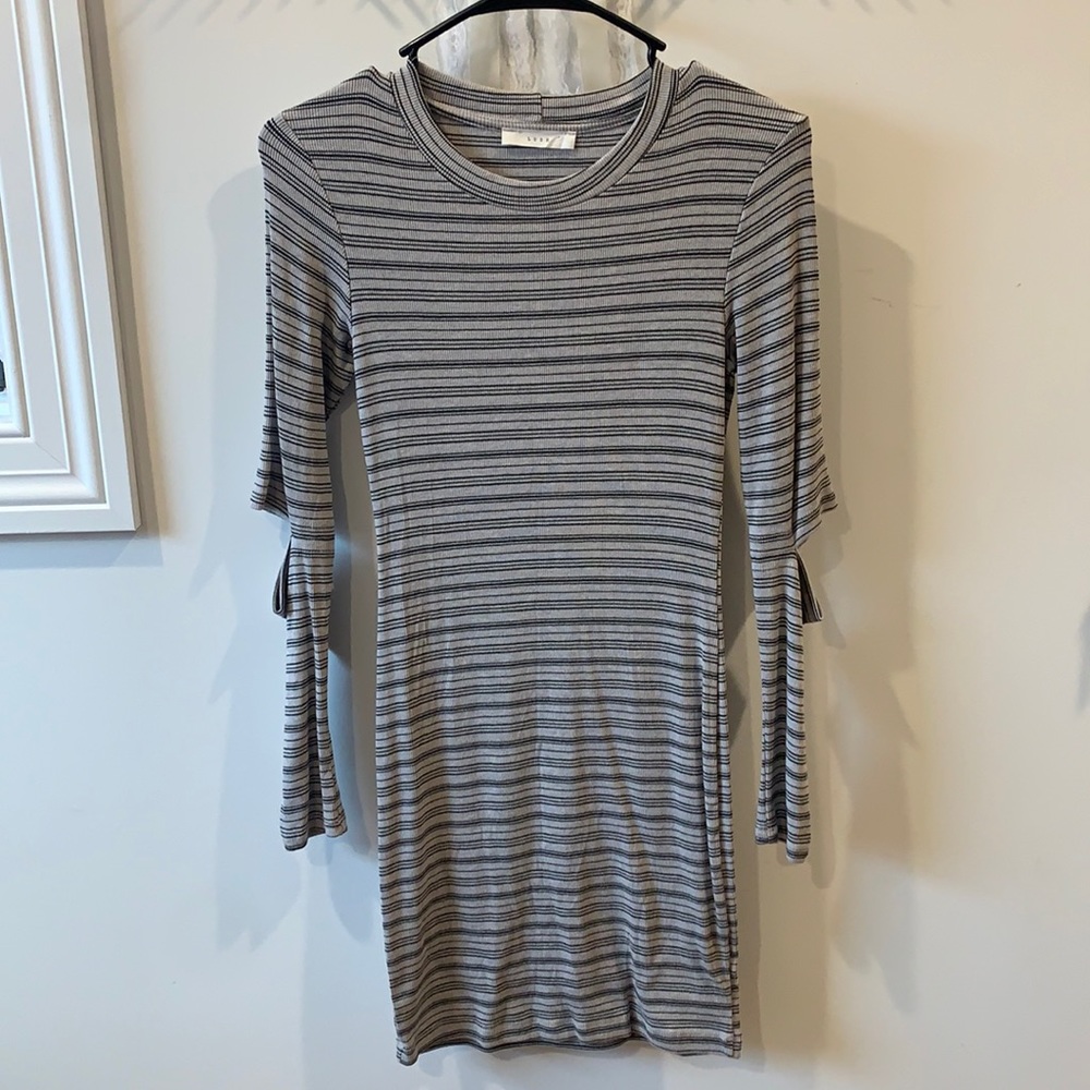 Striped fitted dress